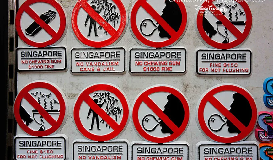 Singapore, ţara cu cele mai ciudate legi. Poţi să faci închisoare dacă te plimbi gol prin casă sau cânţi în public
