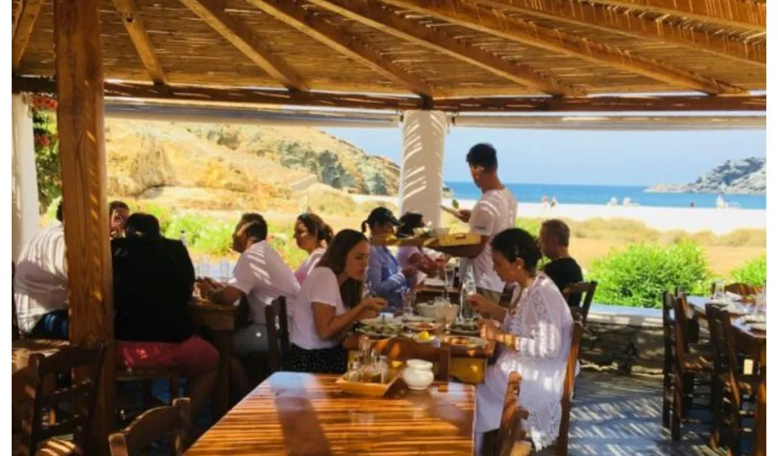 Turişti şocaţi de nota de plată primită la un restaurant din Mykonos: „Este evident un fel de înşelătorie”