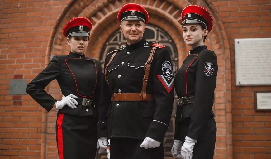 Rusia este, din nou, subiectul ironiilor pe internet, după ultima propunere de uniforme pentru armata Kremlinului: „Vi se pare că seamănă cu ceva?”