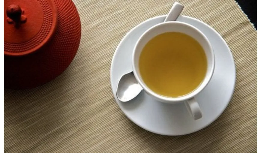 De ce să bem ceai de usturoi în fiecare dimineaţă, pe stomacul gol. Lidia Fecioru dezvăluie efectele magice ale băuturii