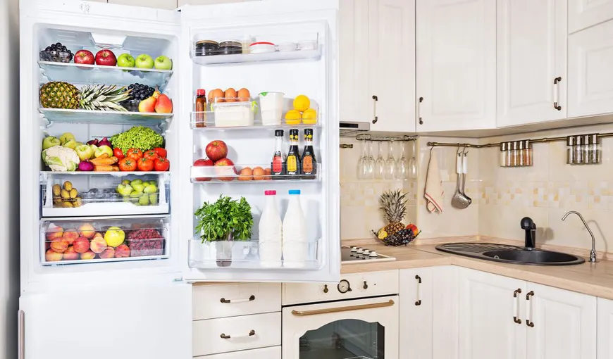 Cum poate consuma frigiderul mai puţin curent, deşi este în priză nonstop