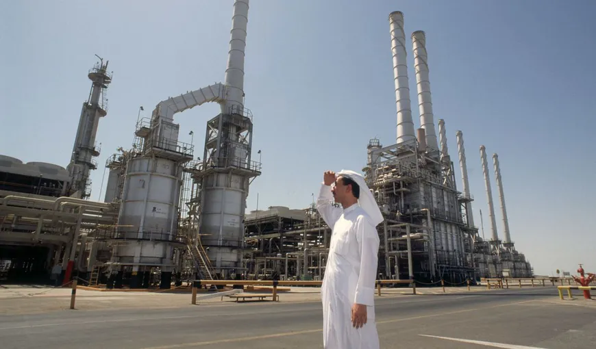 Arabia Saudită scade preţul petrolului pentru Asia și Europa. În schimb, preţul pentru americani va fi majorat