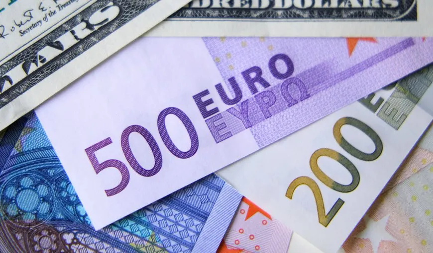 Badantele și bonele din Italia nu vor mai putea încasa cash salariile mai mari de 1.000 de euro