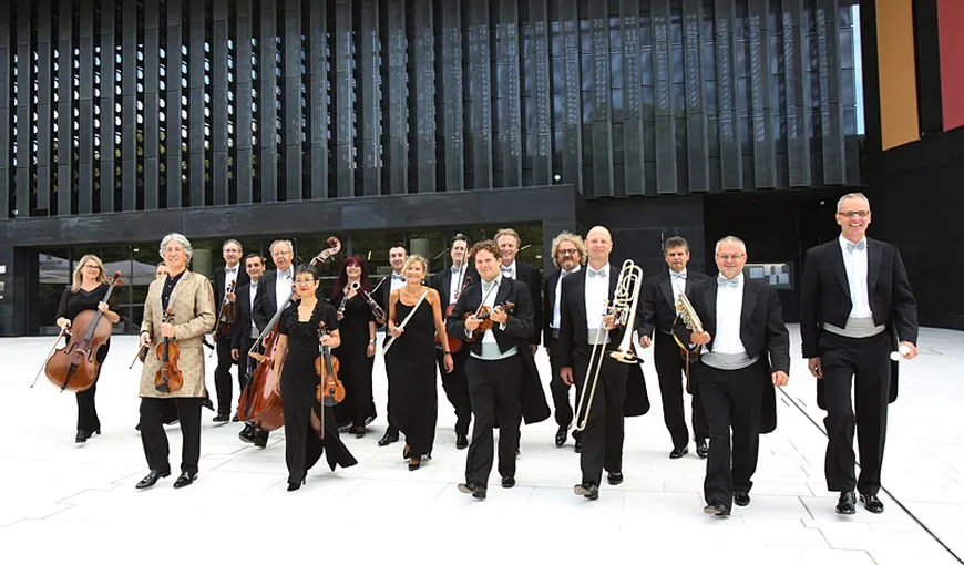 Johann Strauss Ensemble readuce muzica clasică vieneză pe scenele din România în cel mai iubit concert de Sărbători: „CRĂCIUN VIENEZ”