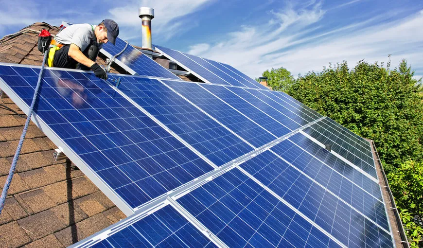 În cât timp îți poți amortiza investiția pentru panourile fotovoltaice. Un român a făcut calcule: „Eu zic că este o investiție bună și profitabilă”