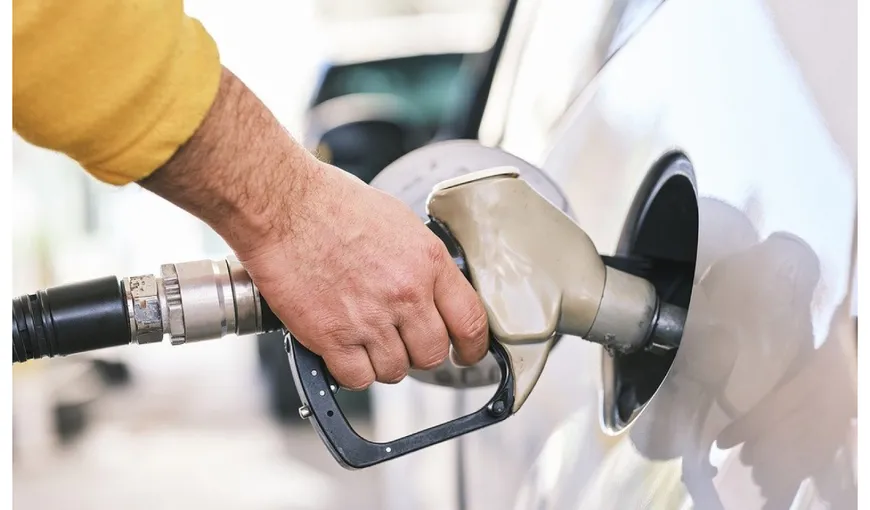 Preţ benzină şi motorină 1 octombrie 2022. Cât costă carburanţii după ce Guvernul Ciucă a prelungit compensarea cu 50 de bani