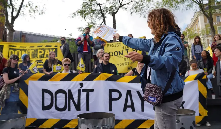 VIDEO Proteste în centrul Londrei. Britanicii se revoltă împotriva facturilor: „Îngheţaţi preţurile, nu oamenii!”