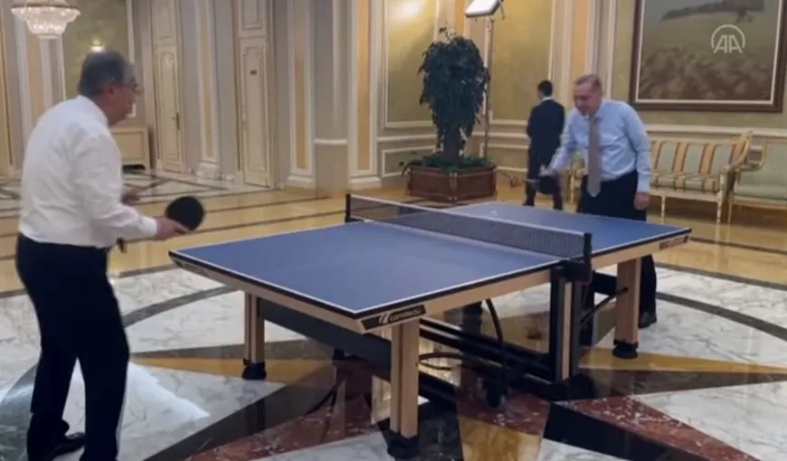 Putin a ajuns bătaia de joc a lui Erdogan! Președintele turc l-a lăsat să aștepte minute bune în timp ce el juca ping-pong cu președintele Kazahstanului