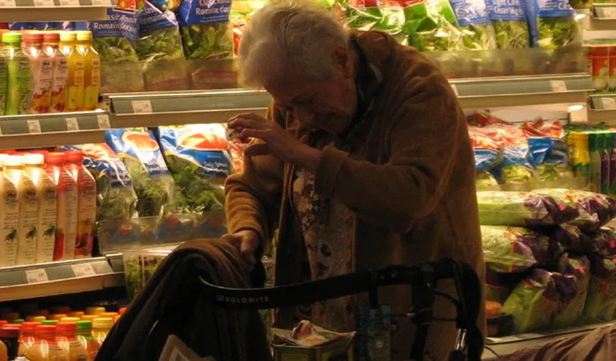 Gestul impresionant al patronului unui supermarket, după ce a prins-o pe o pensionară că furase o pâine și un parizer: „Nu vreau niciun merit pentru ceea ce am făcut”