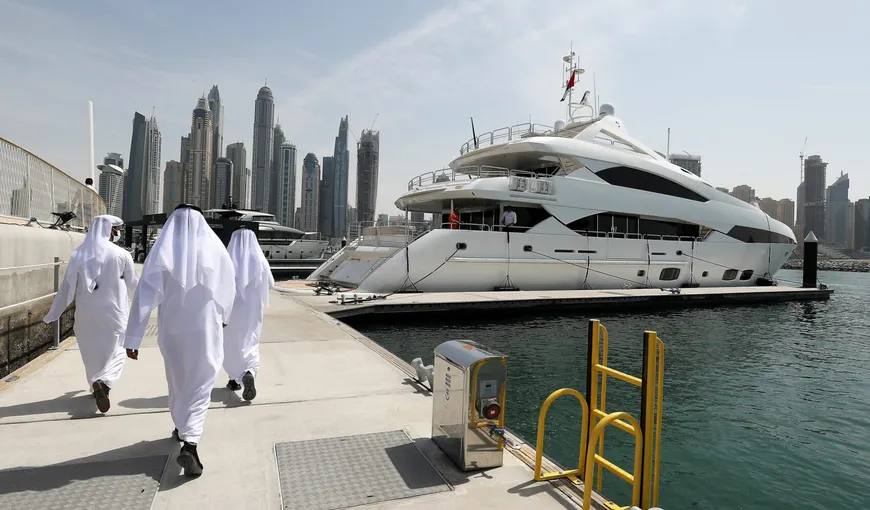 Dubai câştigă zeci de milioane de dolari de pe urma Mondialului din Qatar. Superyachturi închiriate cu zeci de mii de dolari pentru a vedea meciurile în condiţii de lux