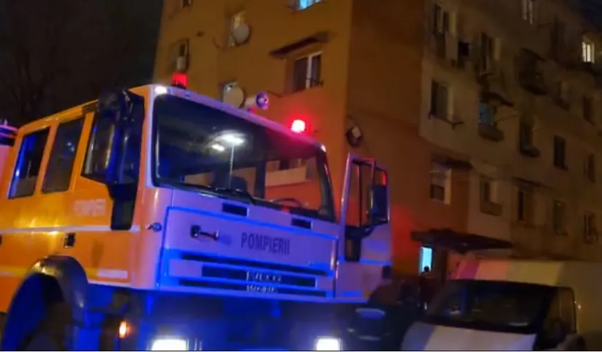 Incendiu puternic într-un bloc din Craiova: un bărbat a murit și peste 20 de oameni au fost evacuați