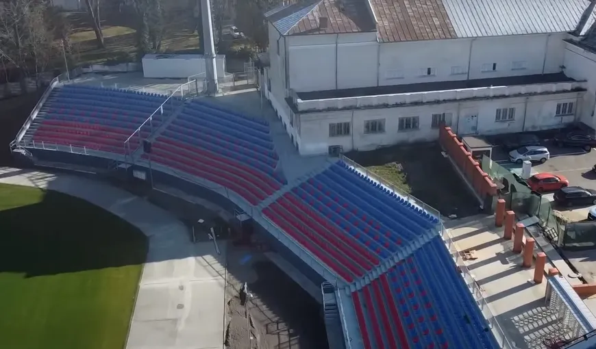 Dorel loveşte din nou! Peluza stadionului de 15 milioane de euro din Târgovişte, construită în jurul colţului unei clădiri VIDEO