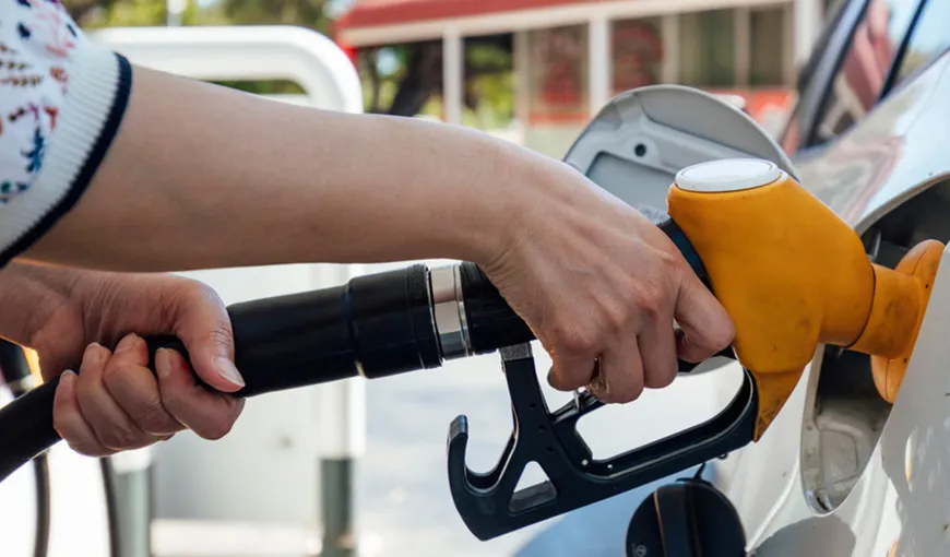 Veste bună pentru şoferi. Prețul la carburanţi a scăzut atât de mult încât a ajuns la valoarea din 2021