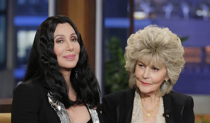 Cher a anunţat că mama ei a murit la vârsta de 96 de ani. Georgia Holt a fost actriţă şi cântăreaţă