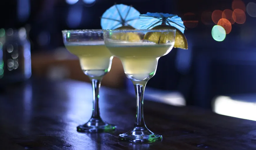 Revelion 2023. Cum prepari cele mai populare cocktail-uri cu care îți impresionezi invitații în noaptea dintre ani