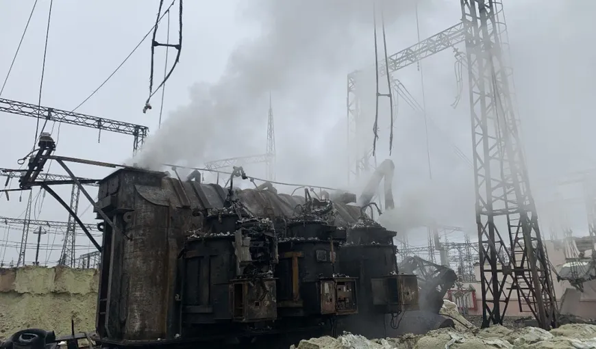 Ucraina, în beznă şi frig. Premierul Denis Șmihal: „Toate termocentralele și hidrocentralele au fost avariate”