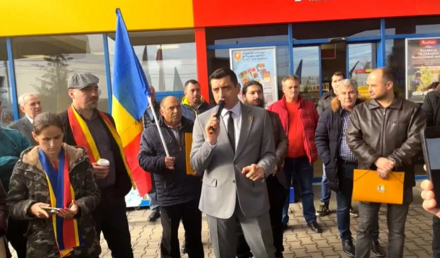 VIDEO George Simion, un nou protest dur anti-Austria: Zeci de oameni au blocat pompele la Piteşti si au scandat: „Vrem Petrom-ul înapoi” UPDATE