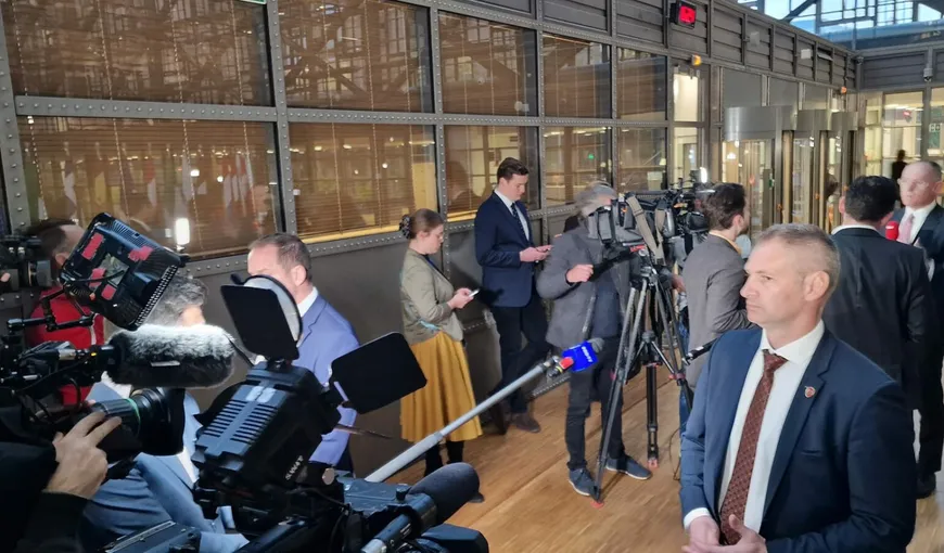 Jurnaliștii români, ținuți la distanță de gărzile de corp în timp ce ministrul austriac de Interne făcea declarații. CNA: Un gest care nu are nicio legătură cu valorile democratice, nefiind în concordanță cu ceea ce înseamnă libertatea presei