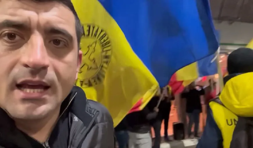 Protest în fața Palatului Cotroceni. Simpatizanţii AUR, cărora li s-a alăturat George Simion, au ieșit în stradă după ce Iohannis i-a îndemnat pe români să nu boicoteze Austria