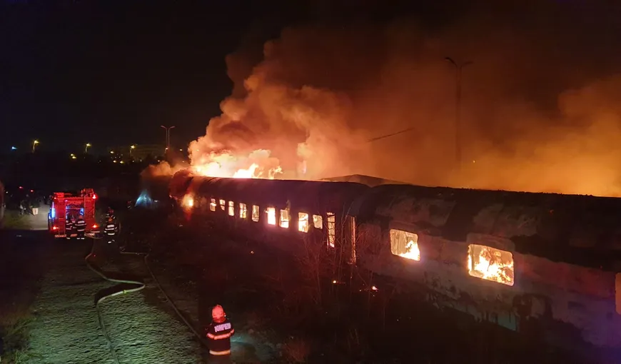 Incendiu în Giuleşti. Ard mai multe vagoane ale unor trenuri în  – VIDEO