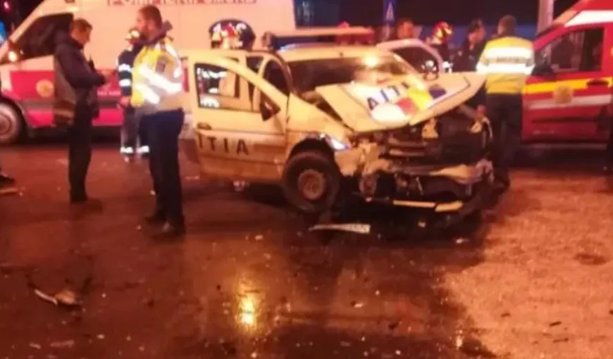 Accident grav: polițiștii și-au făcut mașina de serviciu „conservă”, în încercarea de a prinde un hoț