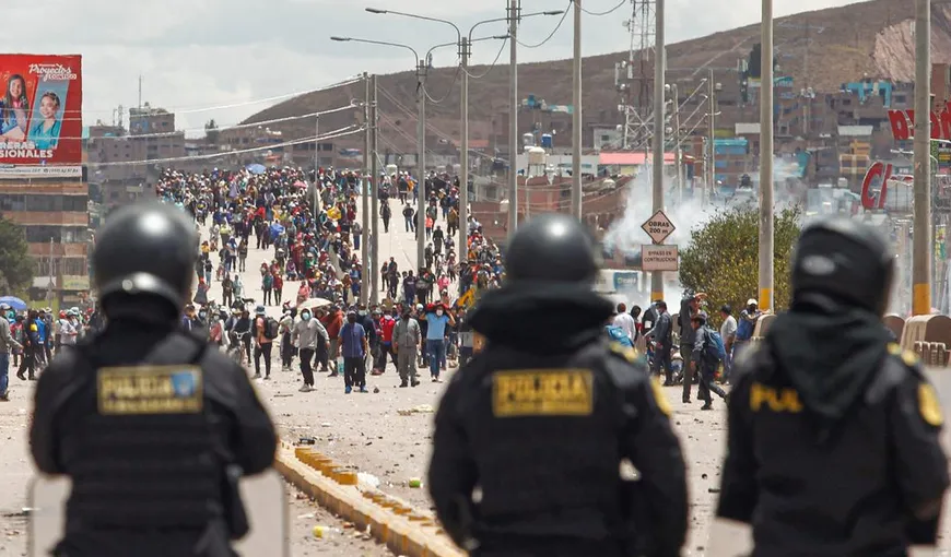 Proteste violente în Peru. Autorităţile confirmă cel puţin 17 morţi, dar numărul ar putea creşte VIDEO