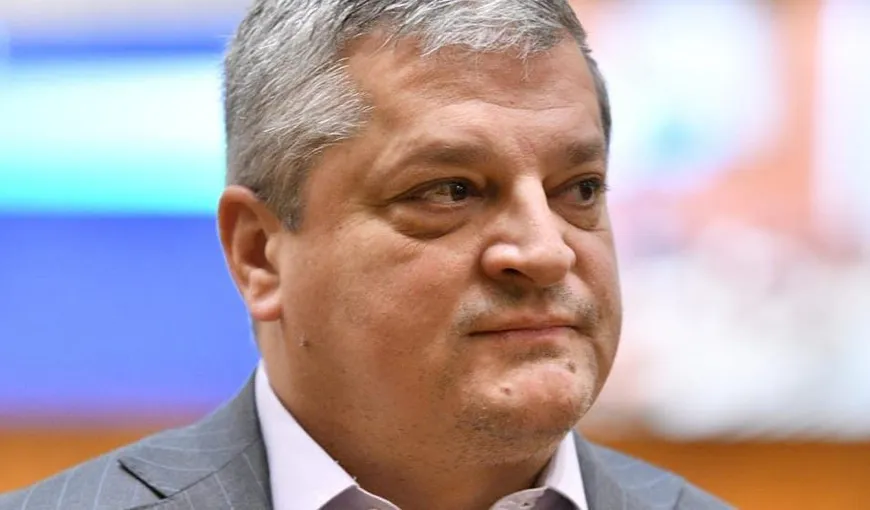 Deputatul PSD Radu Cristescu sare la gâtul lui Andrei Muraru: „Curaj, liberalule fenechist! Altfel, frații Muraru vor semăna, în curând, cu frații Tate”