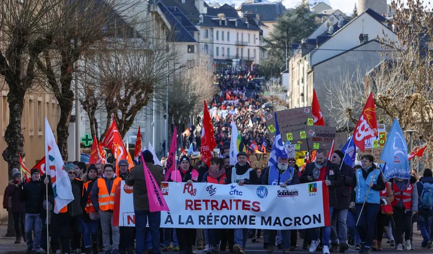 Francezii nu cedează. Aproape 1,3 milioane de persoane au protestat marţi în Franţa împotriva creşterii vârstei de pensionare