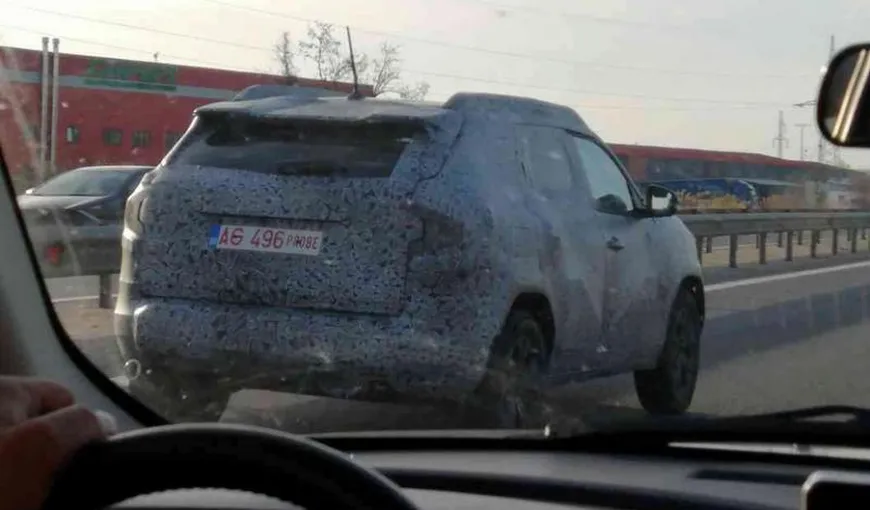 Un nou SUV Dacia, surprins în teste pe A1. Imagini spion cu noul autoturism
