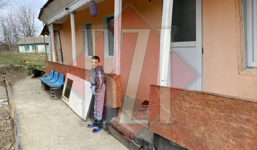 FOTO: El este cel mai „bătrân” copil din Iași. Ce boală are tânărul care trăiește în sărăcie lucie