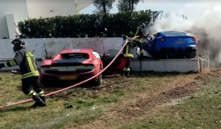 Două Ferrari, făcute praf după ce au lovit, în acelaşi timp, gardul unei case. Unul dintre bolizi a luat foc VIDEO