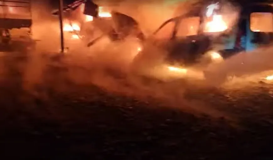 Incendiu violent la un service auto din Prahova. O mașină și alte materiale electrice aflate în hală au fost distruse