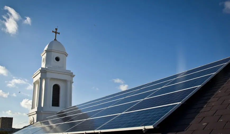 Modificare majoră în programul “Casa Verde Fotovoltaice” 2023. Veniţi şi luaţi lumină ieftină de la biserică!