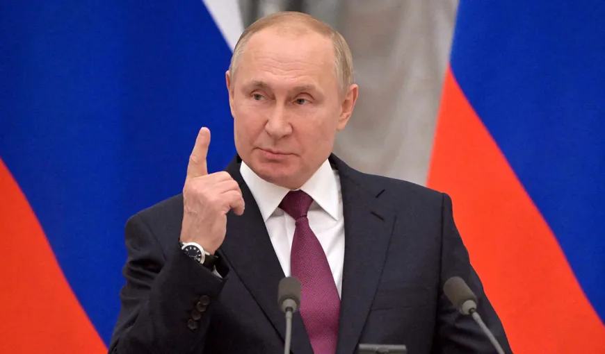 Vladimir Putin le cere oligarhilor să investească mai mult pentru a sprijini economia Rusiei