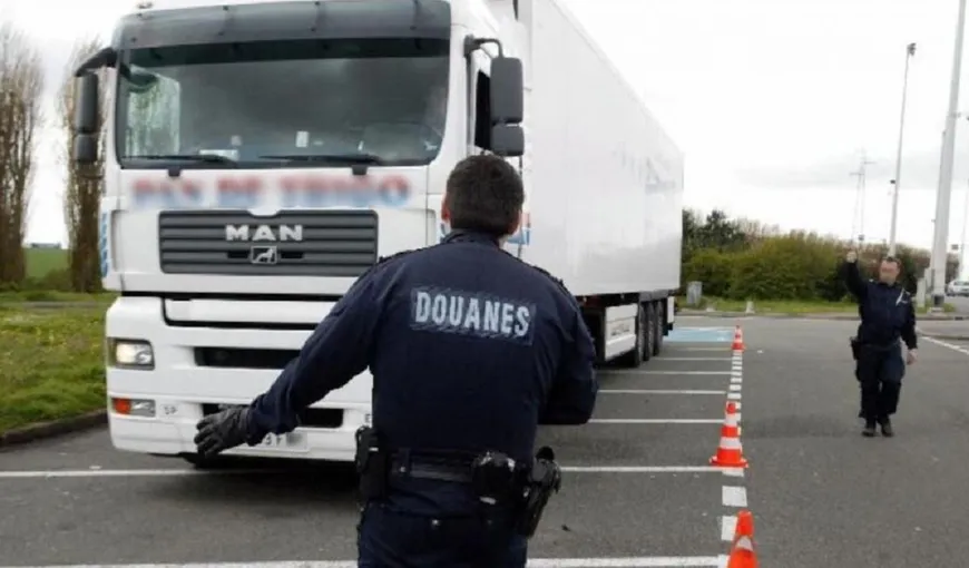 Șofer român de camion arestat în Franța și amendat cu 1 milion de euro. Mașina bărbatului era plină cu plante de canabis