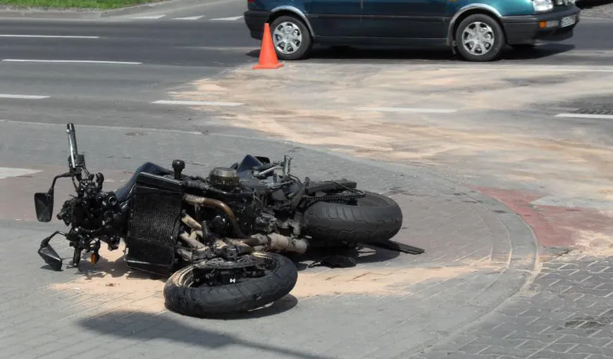 Doi tineri morți într-un cumplit accident în județul Buzău, după ce o motocicletă și un camion s-au ciocnit