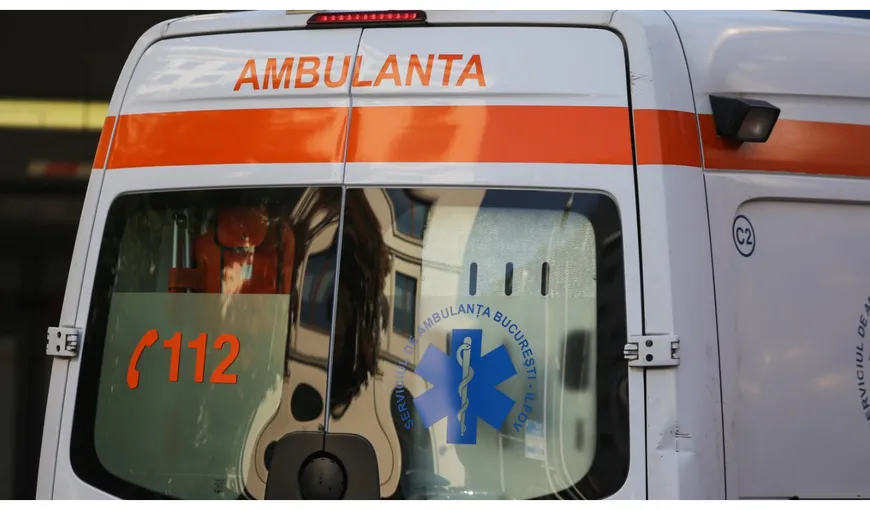 Accident grav în Sibiu! O ambulanță a fost spulberată de o şoferiţă care nu a auzit sirenele. Două persoane au ajuns la spital