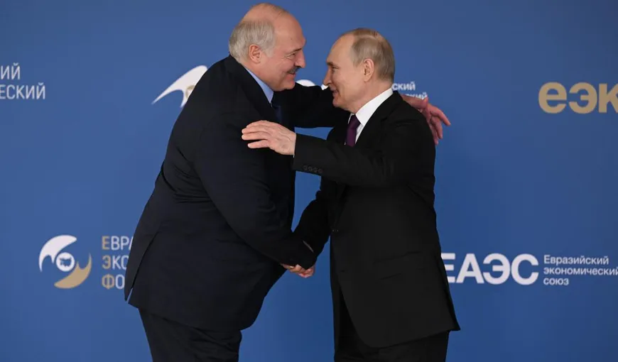 Lukaşenko susţine că Rusia livrează Belarusului arme nucleare: „Transferul încărcăturilor a început”