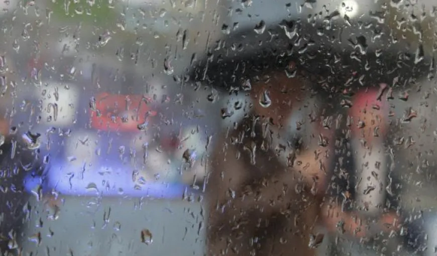 Furtuni violente în aproape jumătate de țară, inclusiv pe litoral. Prognoza meteo actualizată