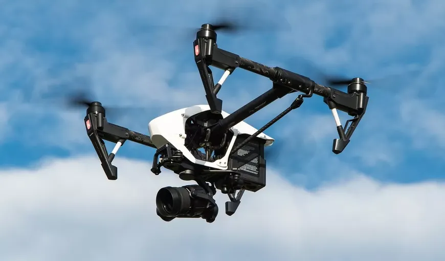 Metoda ingenioasă prin care un fotograf a reușit să scape din nămeți! O dronă a făcut diferența între viață și moarte