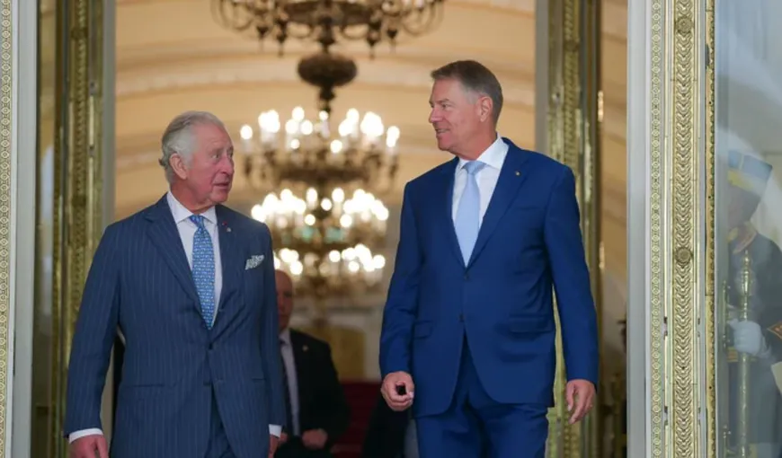 Regele Charles a ajuns în România. Klaus Iohannis l-a așteptat pe covorul roșu, la Cotroceni (VIDEO)