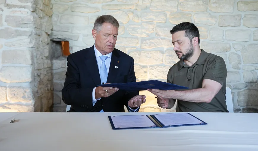 Zelenski şi Iohannis semnează documentul privind aderarea Ucrainei la NATO: „Ucraina apreciază susţinerea din partea României, primirea de refugiaţi, facilitarea exporturilor de cereale”