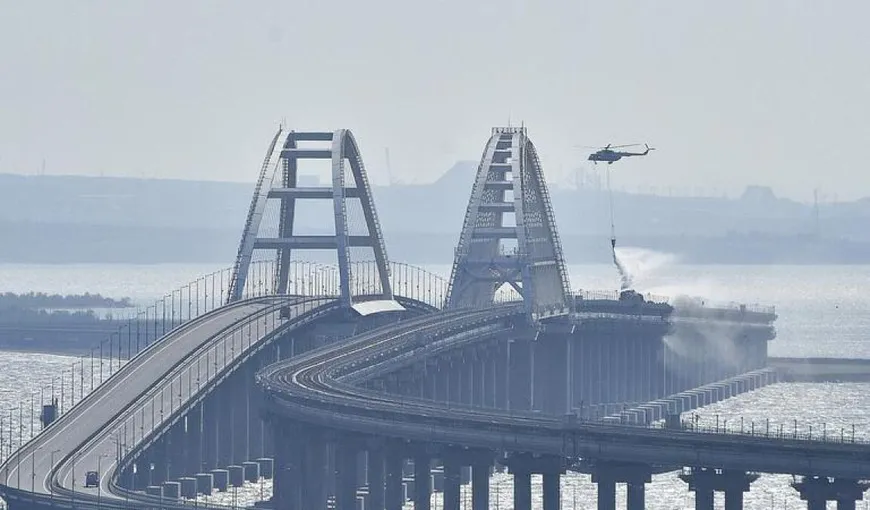 Circulaţia pe podul Crimeei a fost întreruptă din pricina unei „situaţii de urgenţă”. Un cuplu a murit în urma unei explozii, iar fiica lor a fost rănită