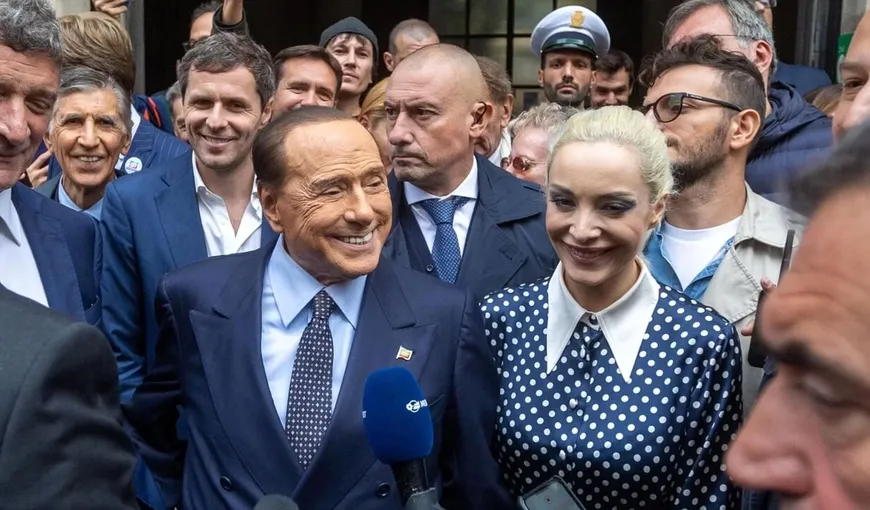 Silvio Berlusconi şi-a aranjat pe viaţă ultima parteneră, cu 54 de ani mai tânără. Câţi bani i-a lăsat magnatul prin testament