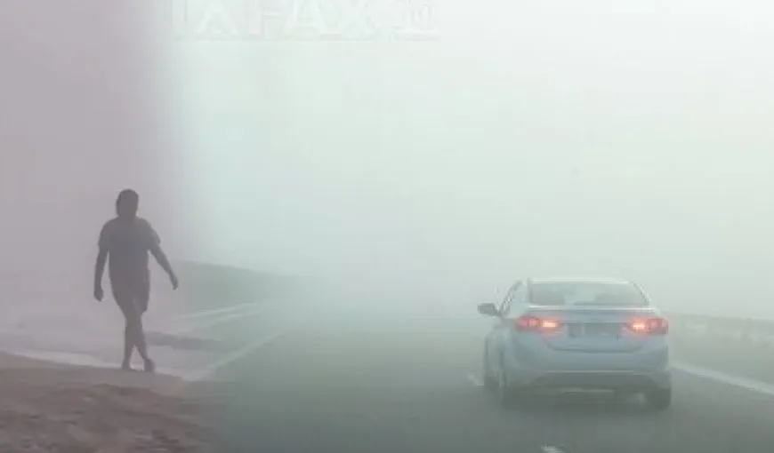 Un nor dens de ceață s-a năpustit deasupra județului Constanța. Vizibilitatea scăzută pe autostrada A2