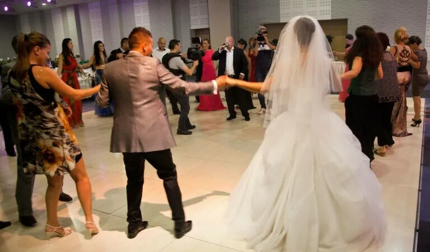 De la bal la spital! O femeie din Iași a ajuns în stare gravă la spital după ce s-a prăbușit pe ringul de dans în timpul unei nunți