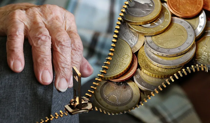 Ce pensie vor avea românii care au cotizat între 10 și 15 ani la bugetul țării. Suma derizorie primită de seniori