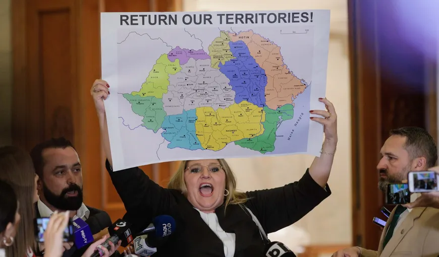 Diana Şoşoacă, circ total cu harta României mari în Parlament. Atac la adresa lui Volodimir Zelenski: „Ne vrem teritoriile înapoi!” VIDEO