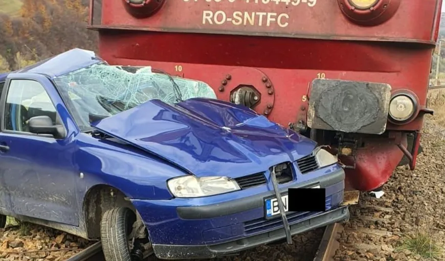 Accident cumplit în Bistrița-Năsăud. O mașină a fost lovită în plin de tren. Șoferul, un bărbat în vârstă de 65 de ani, a murit