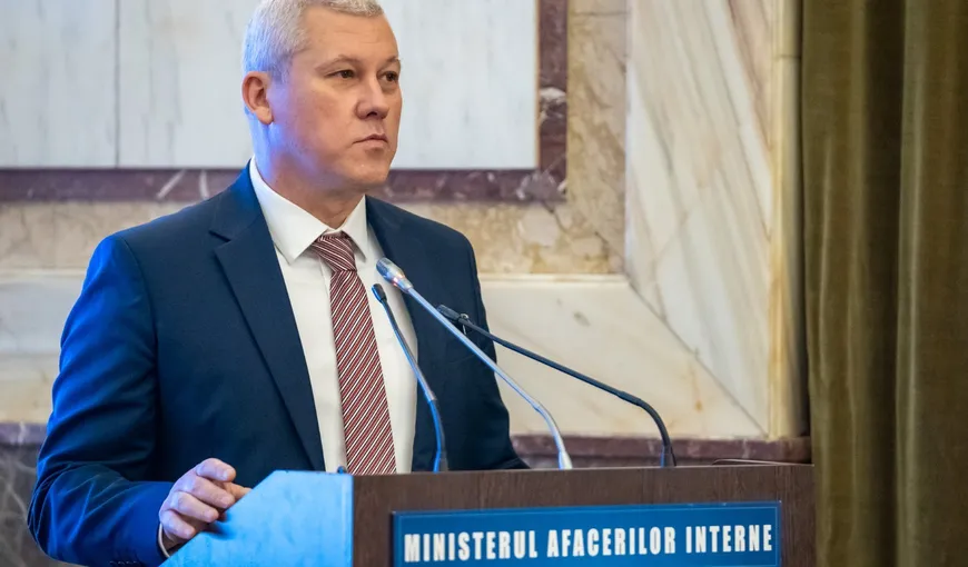 Ministrul de Interne Cătălin Predoiu l-a demis pe rectorul Academiei de Poliție după ce studenților le-a fost servită mâncare cu viermi